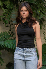 Top corto cuello halter fluido escote espalda
