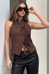 Top halter con cuello mao