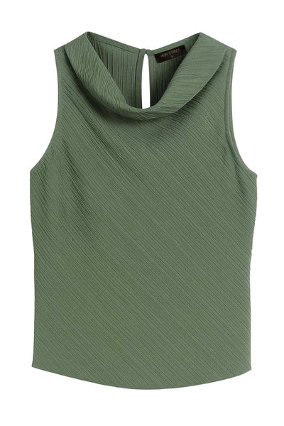 Top halter de fit recto, cuello fluido, sin mangas, cierre posterior con botón y ojal.