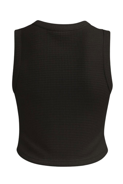 Top de punto, sin mangas, cuello redondo, bajo curveado frontal e hilera frontal de botones. Detalle de rib en bordes.