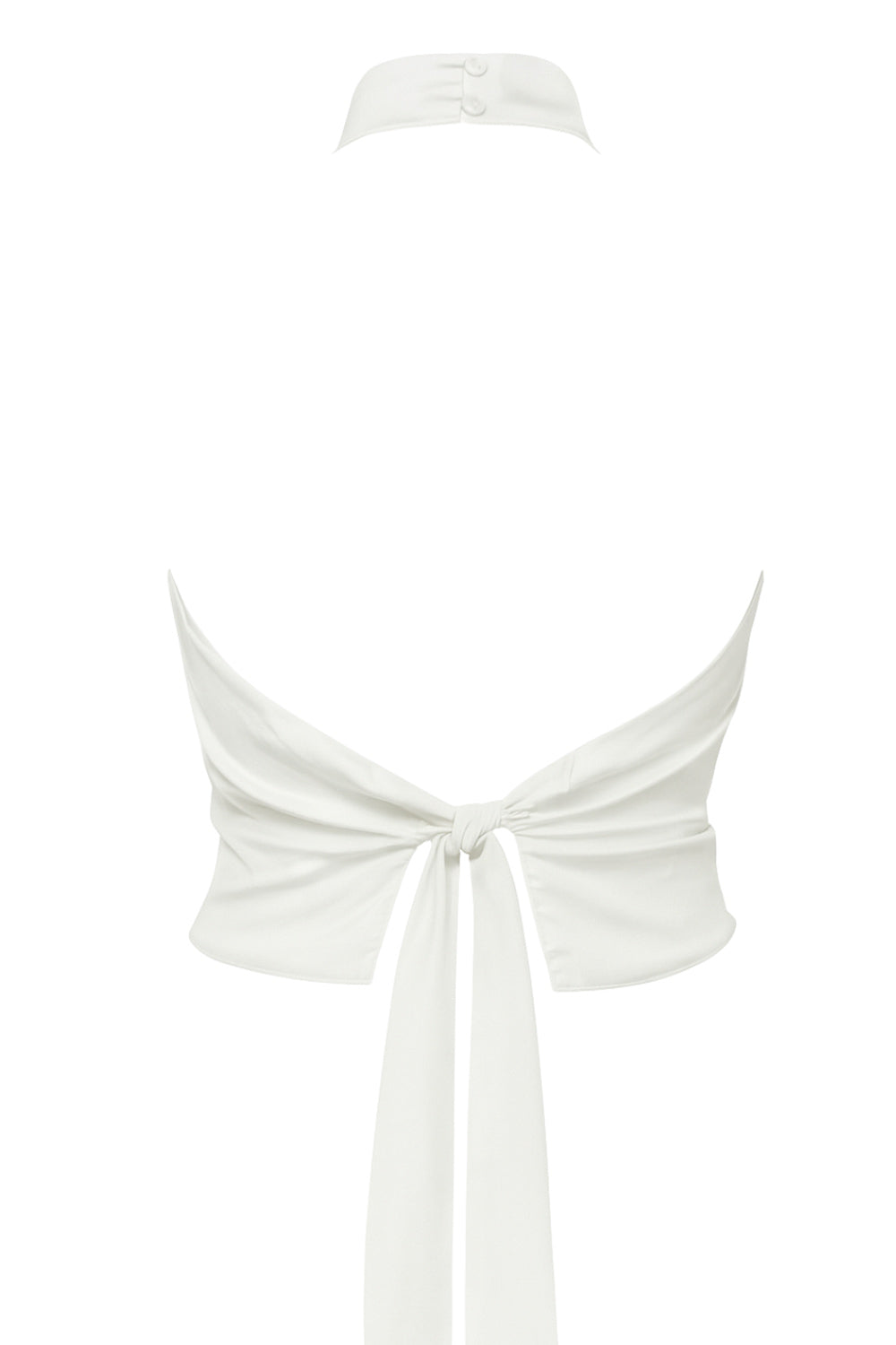 Top halter satinado, cierre de botones en el cuello, escote en espalda.