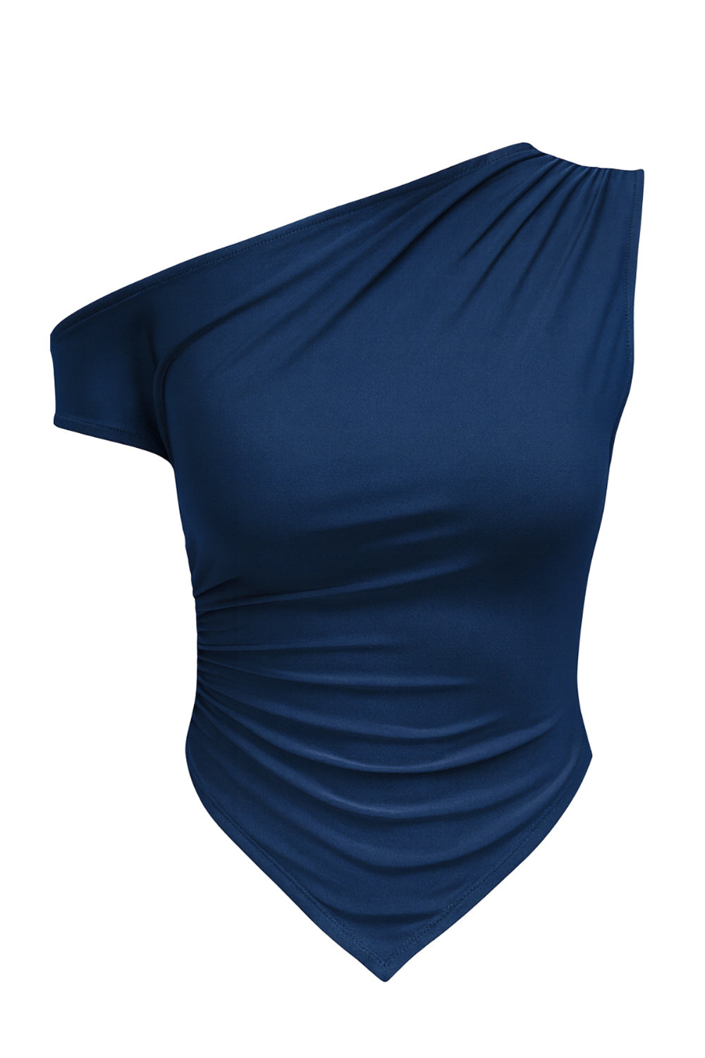 Top ajustado satinado asimétrico de escote diagonal, una manga corta seguida con hombro descubierto, plisados en hombro y bajo frontal asimétrico. Detalle de plisados en costados.