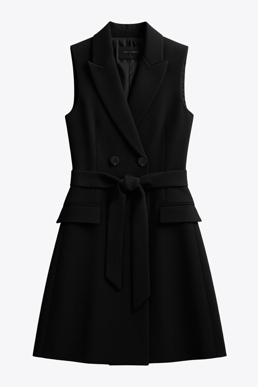 Vestido chaleco con solapa y con doble cruce de botón en contraste. Detalle de bolsillos frontales con cartera, trabillas y cinturón amarrable del mismo tejido.&nbsp;