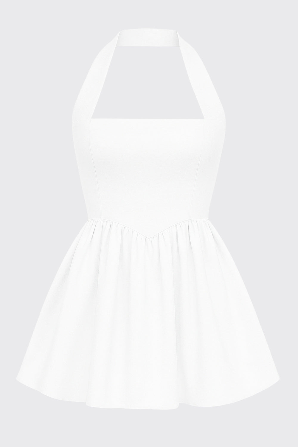 Vestido corto de cuello halter, sin mangas, escote recto, corte en a, corte v en cintura con plisados y fruncido en espalda.