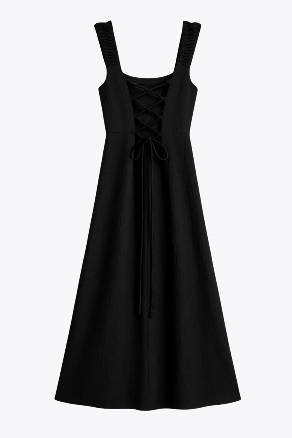 Vestido midi de fit recto, escote redondeado, corte frontal, tirantes elásticos con plisados y escote en espalda con lazado ajustable. Abertura frontal en bajo, rib elástico y cremallera oculta posterior.